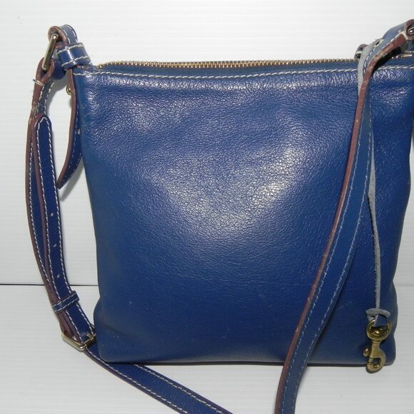 Dooney & Bourke Pebble Grain Letter Carriers Small Hobo Crossbody Purse - Picture 4 of 9